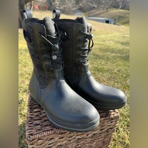 Bogs Black and Gray Women's Crandall Lace Waterproof insulated boots